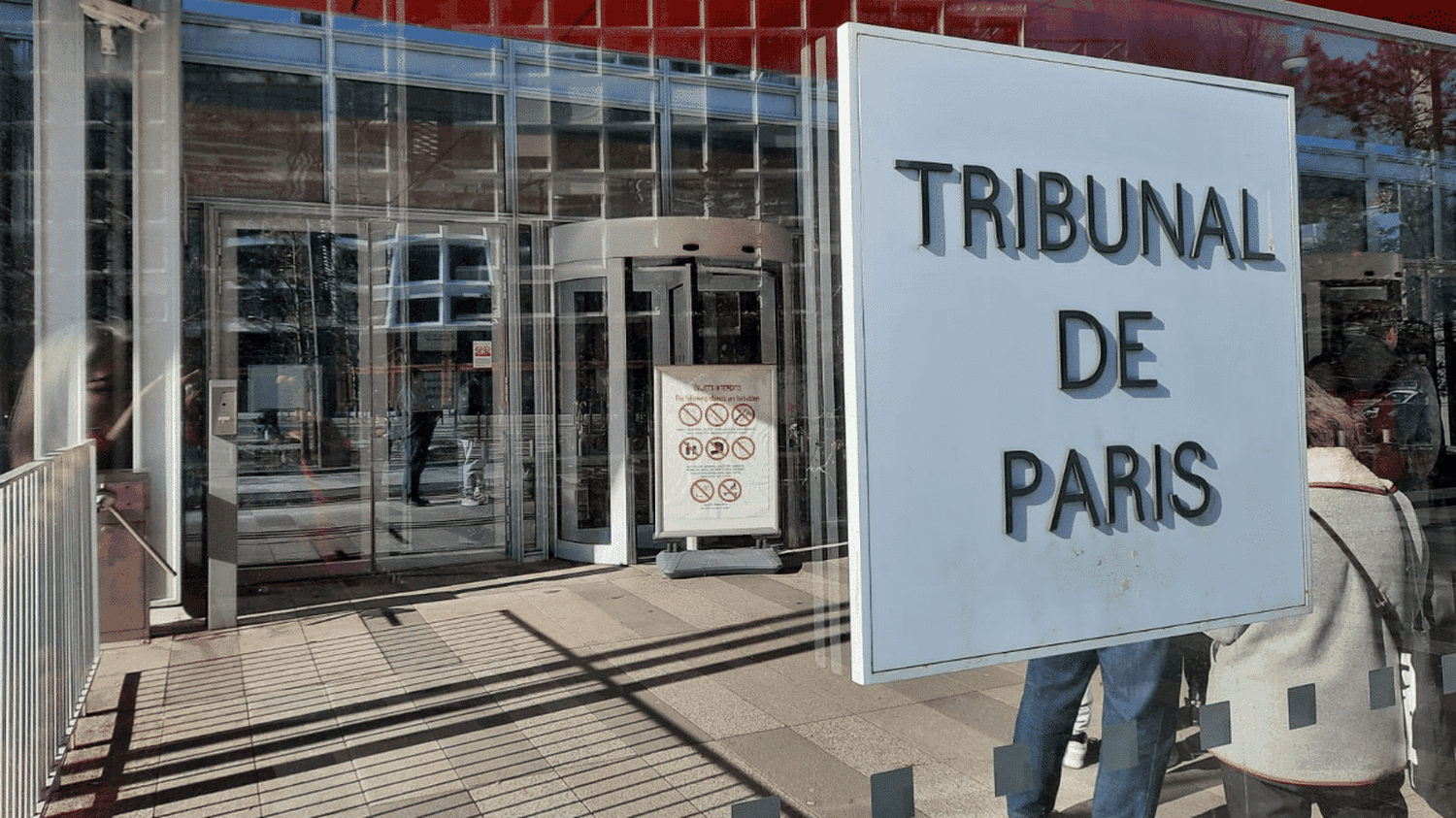 "On va venir te tuer chez toi" : un détenu accusé d'avoir menacé de mort le maire de Douai, premier procès public d'une affaire instruite par le Pnaco