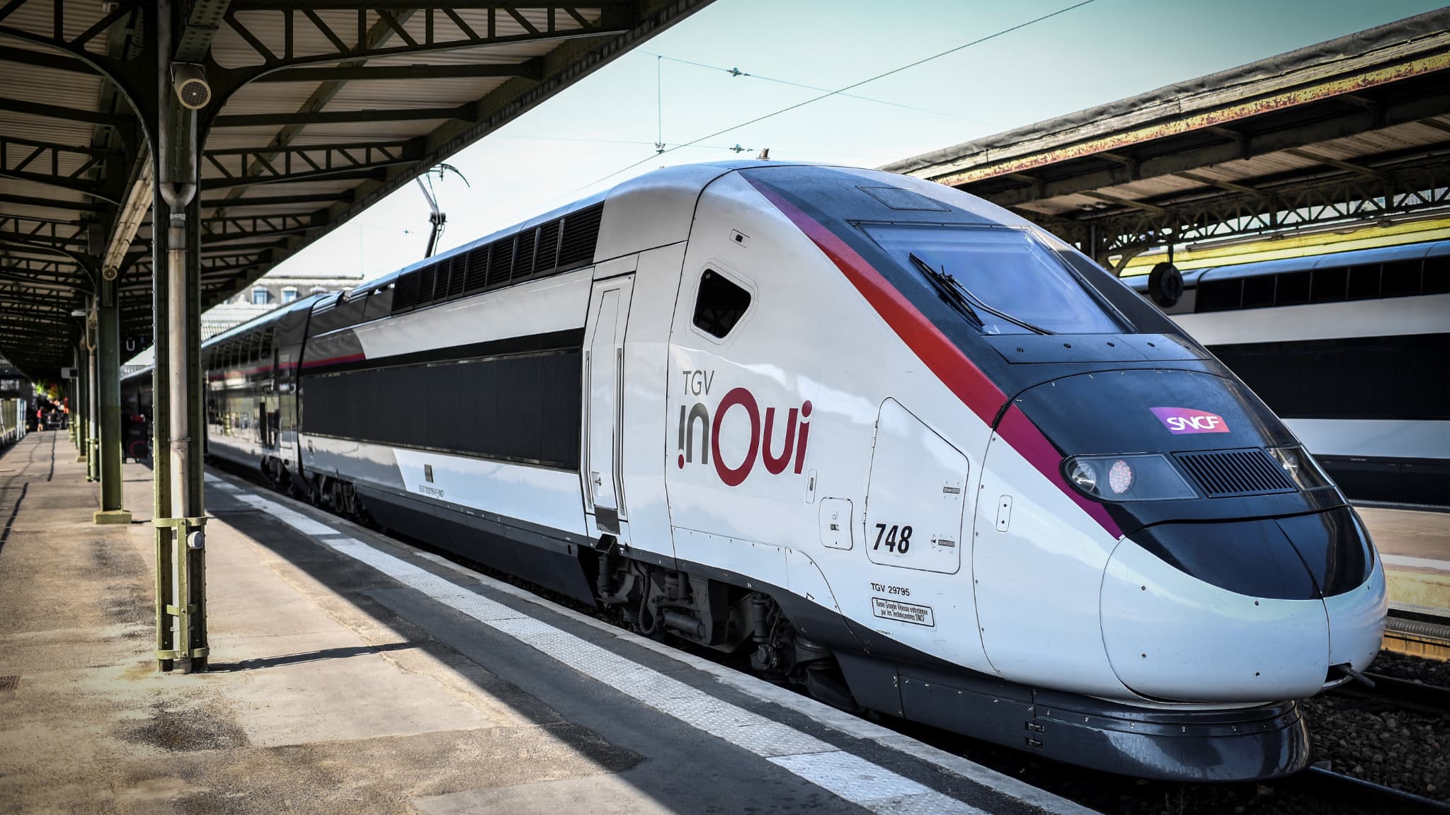 Après un retard de 9 heures la semaine dernière, un TGV entre Nice et Paris bloqué dans un tunnel vers Marseille pendant 8 heures