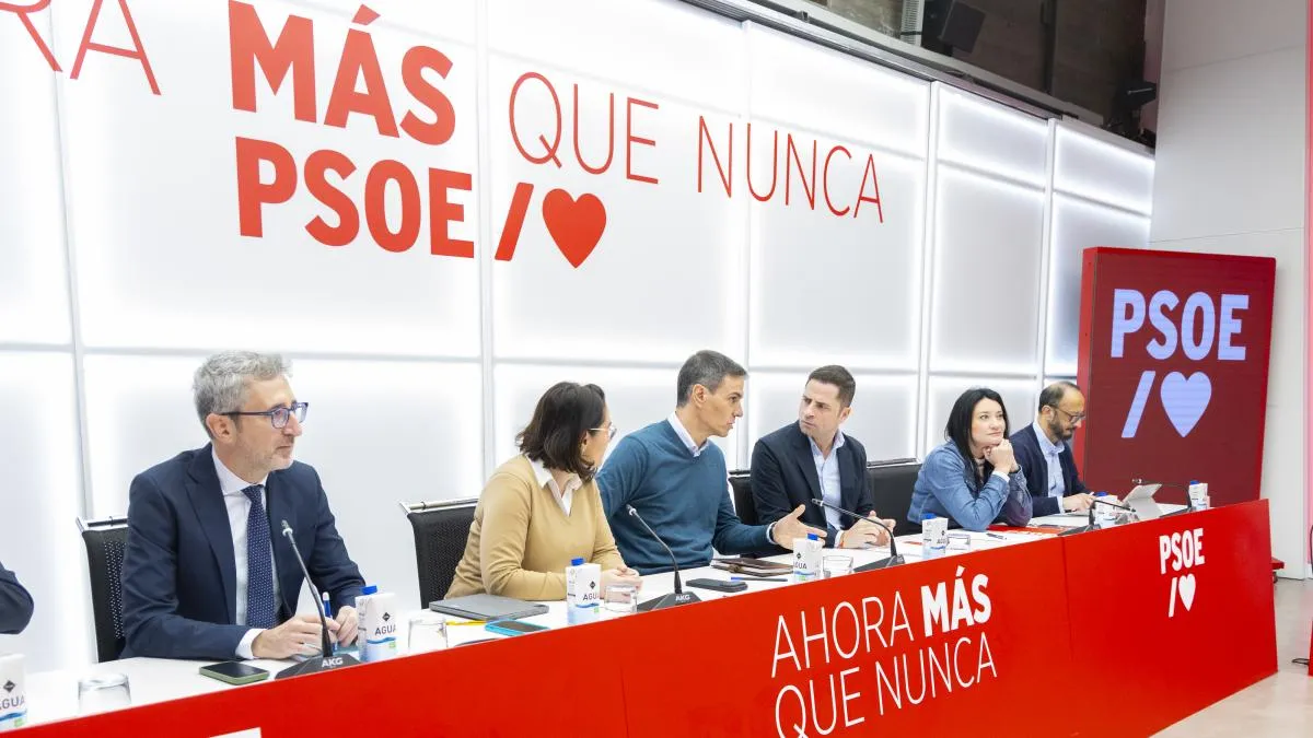 
                   Sánchez busca prender en Barcelona la mecha de un frente progresista internacional
               