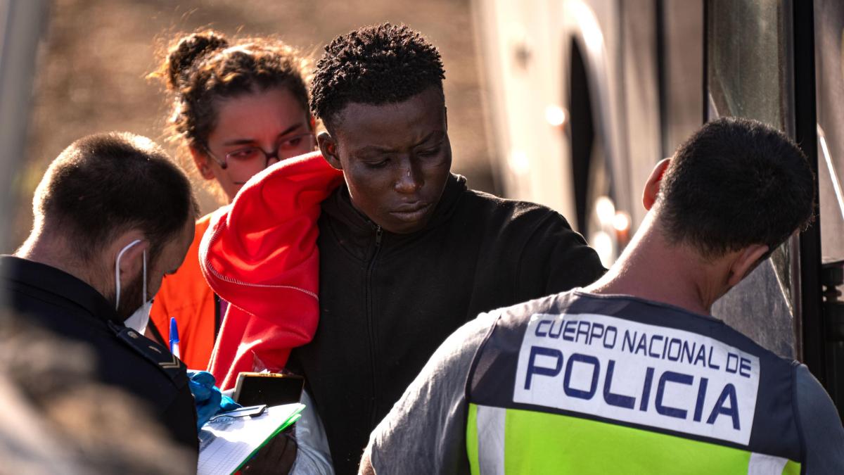 Europa se fortifica con una ley de inmigración votada por la derecha y la extrema derecha