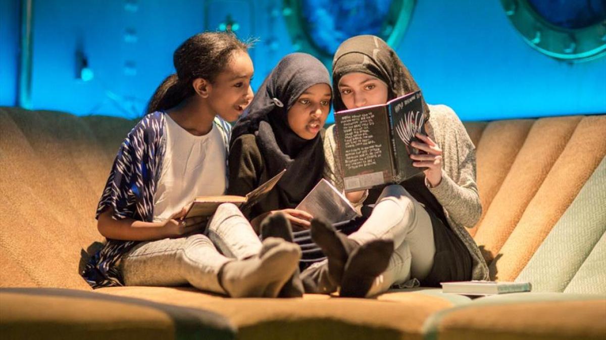 Noruega aparta las tabletas para salvar la democracia con libros