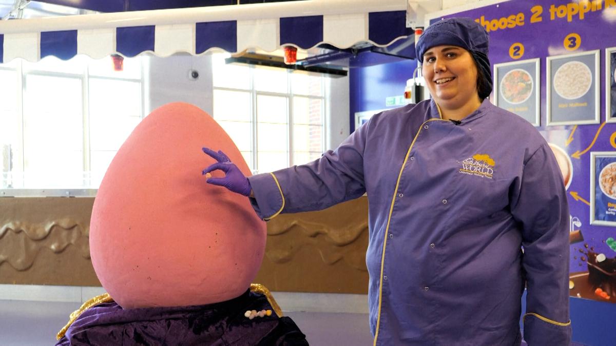 
                             Así es el huevo de pascua más grande del mundo
                         