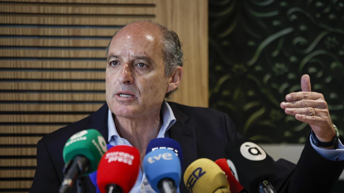 
                                            ¿Se sumará Francisco Camps a la batalla por la alcaldía de València?
                                        