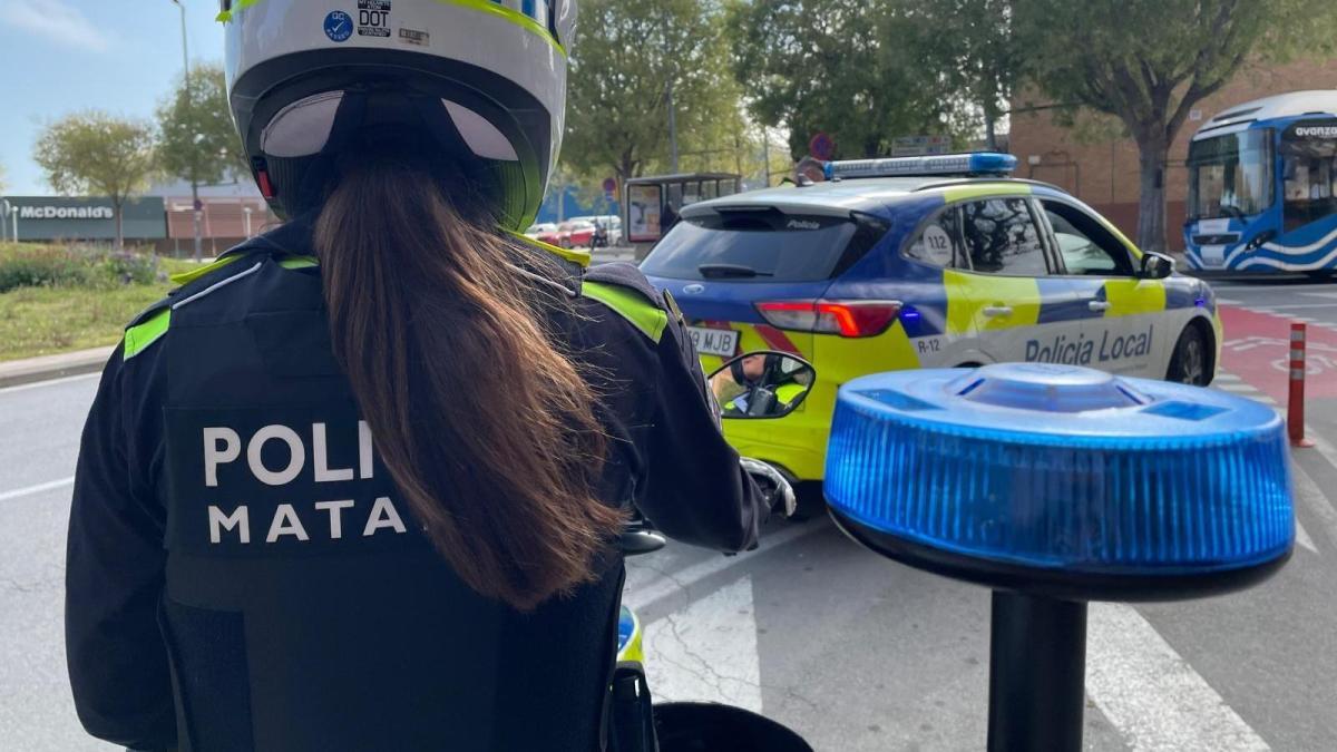 
                                                                                     Detenido un hombre en Mataró por apuñalar a una mujer en plena calle
                                                                                 