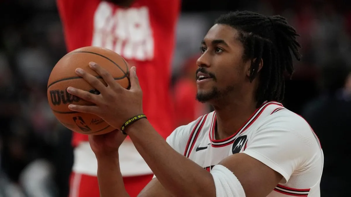
                                                                                             Los Bulls despiden a Jaden Ivey por sus comentarios contra el Orgullo en redes
                                                                                         