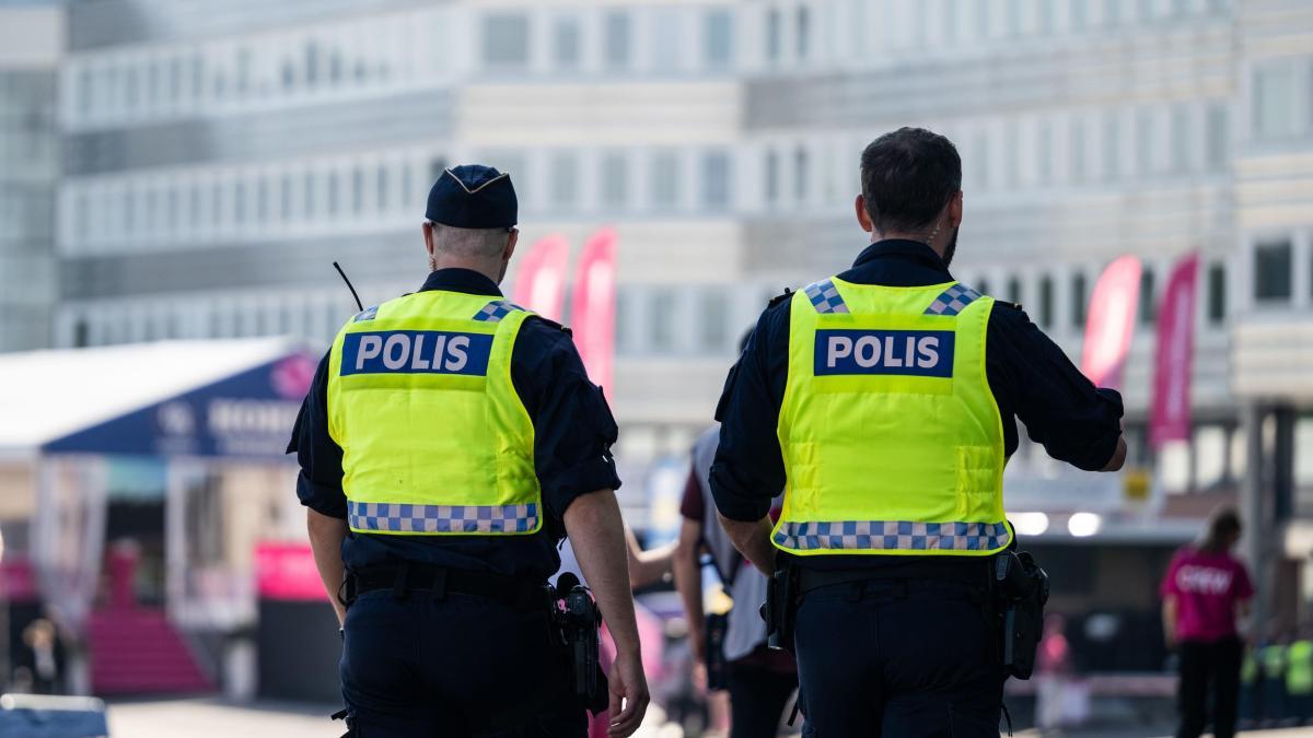 
                                                                                                    La fiscalía sueca acusa formalmente al hombre que prostituyó a su esposa con más de 120 individuos
                                                                                                