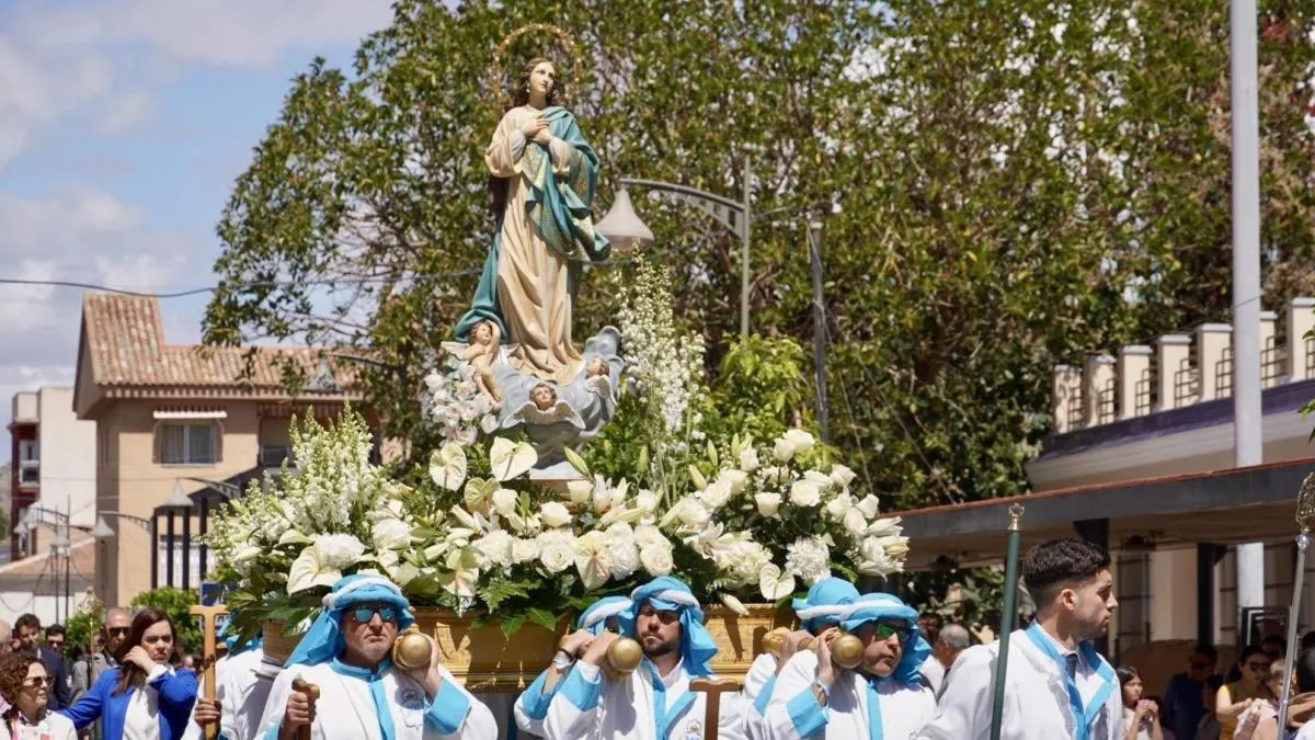 ¿Las cofradías deberían ser obligadas a incluir mujeres?