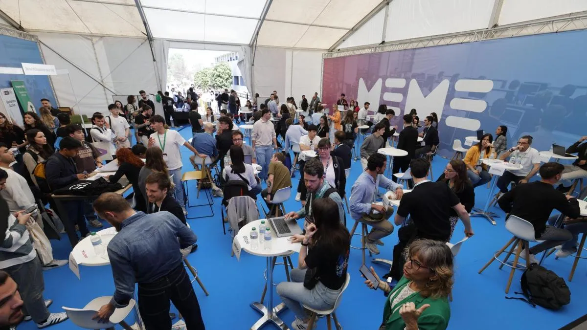 
                                                                                                                                     Hacer “match” con la empresa de tus sueños: así es la feria que reúne en la UAB a 80 empresas y 1.500 participantes
                                                                                                                                 