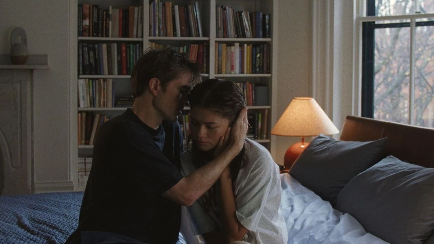 "The Drama" : Robert Pattinson terrassé par les révélations de sa fiancée à la veille de leur mariage dans une comédie romantique saignante