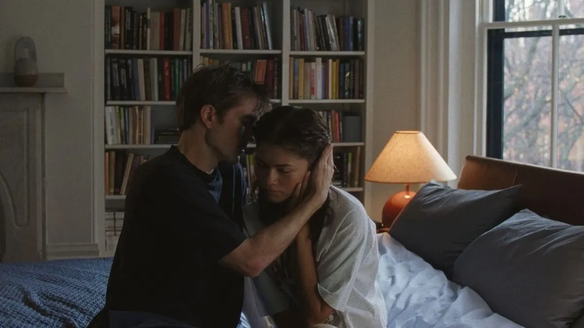 "The Drama" : Robert Pattinson terrassé par les révélations de sa fiancée à la veille de leur mariage dans une comédie romantique saignante