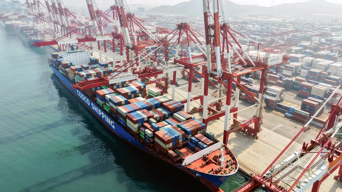 La Chine exprime sa "gratitude": deux porte-conteneurs de Cosco ont traversé le détroit d'Ormuz lundi