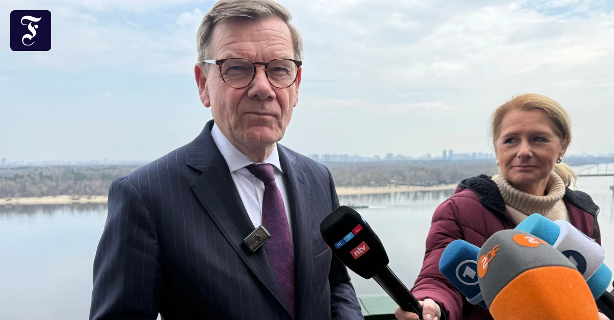 Liveblog Ukrainekrieg: Wadephul prangert in Kiew Orbáns „unsolidarisches Verhalten“ an