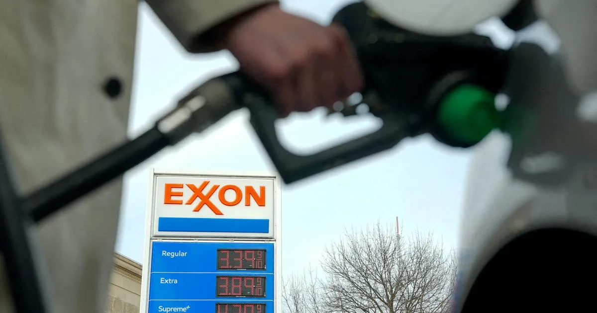 4 dollars le gallon : la guerre en Iran a fait s’envoler le prix de l'essence aux États-Unis, au plus haut depuis 2022