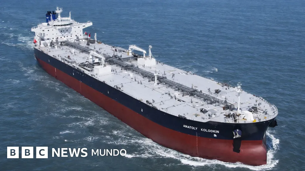 Qué tanto aliviará la crisis energética de Cuba la llegada de un buque ruso con petróleo 