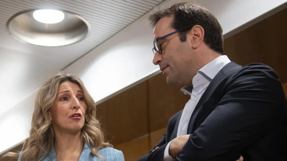 
         El PSOE y Sumar chocan con la economía 
    