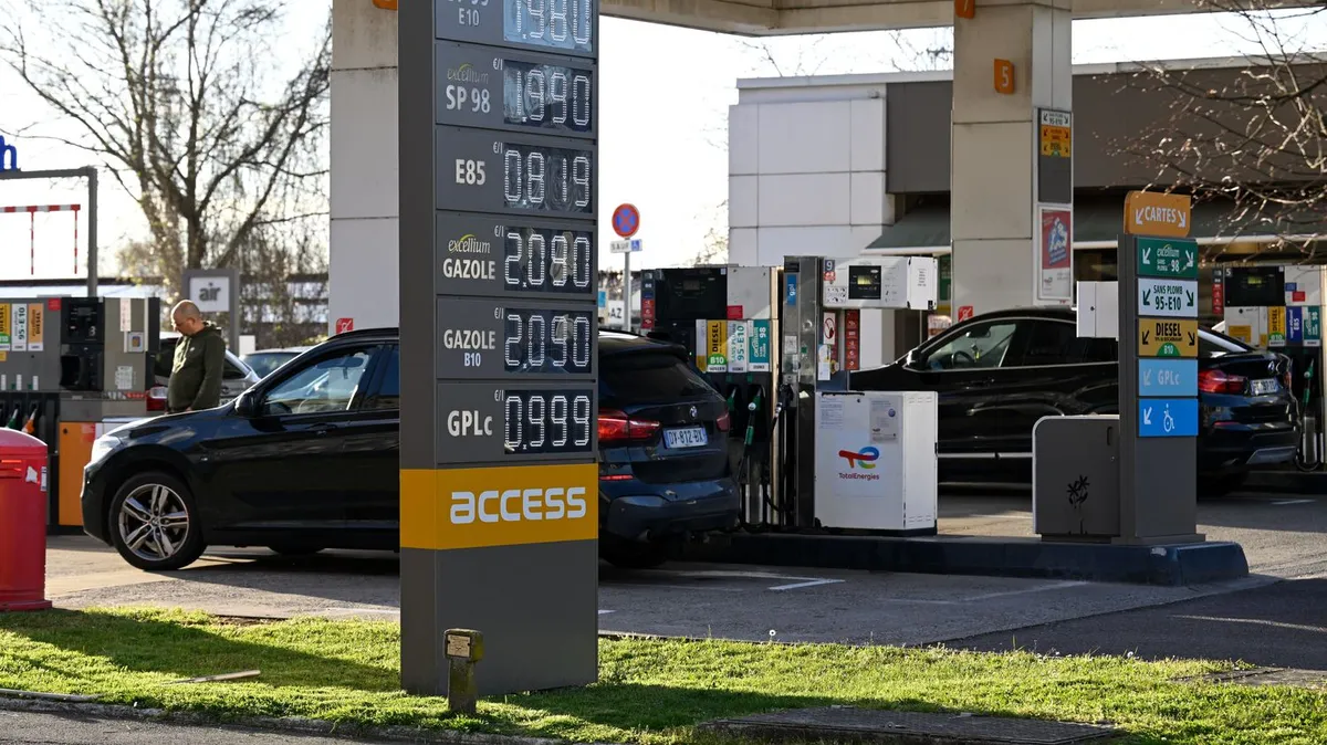 Le prix du gazole a atteint un niveau record en France depuis au moins 1985 la semaine dernière, sur fond de flambée des carburants