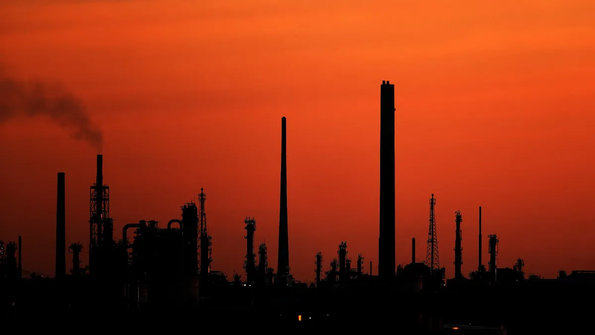 Il faut se débarrasser des bons du Trésor américain: pourquoi les banques centrales étrangères en ont vendus pour 82 milliards de dollars en un mois (leur stock est au plus bas depuis 2012)