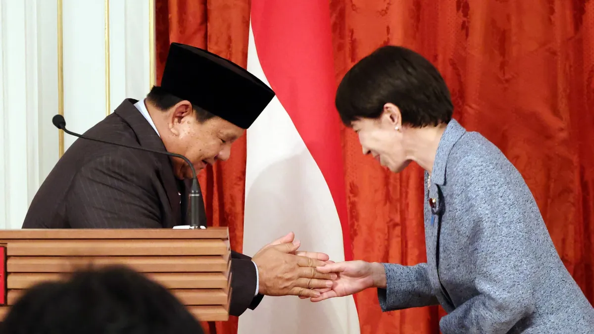 Voitures interdites un jour sur deux, semaines amputées... Face aux inquiétantes pénuries de carburant, les pays d'Asie multiplient restrictions et accords (même avec la Russie)