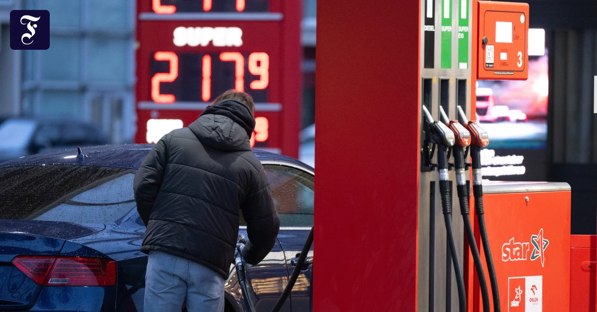 Studie: Bürger arbeiten weniger für Sprit als in früheren Krisen