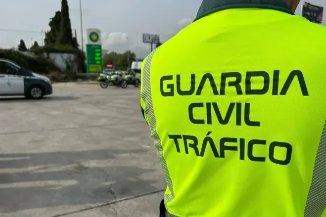 Muere un grafitero de 17 años tras ser arrollado mientras hacía una pintada en una carretera de Majadahonda