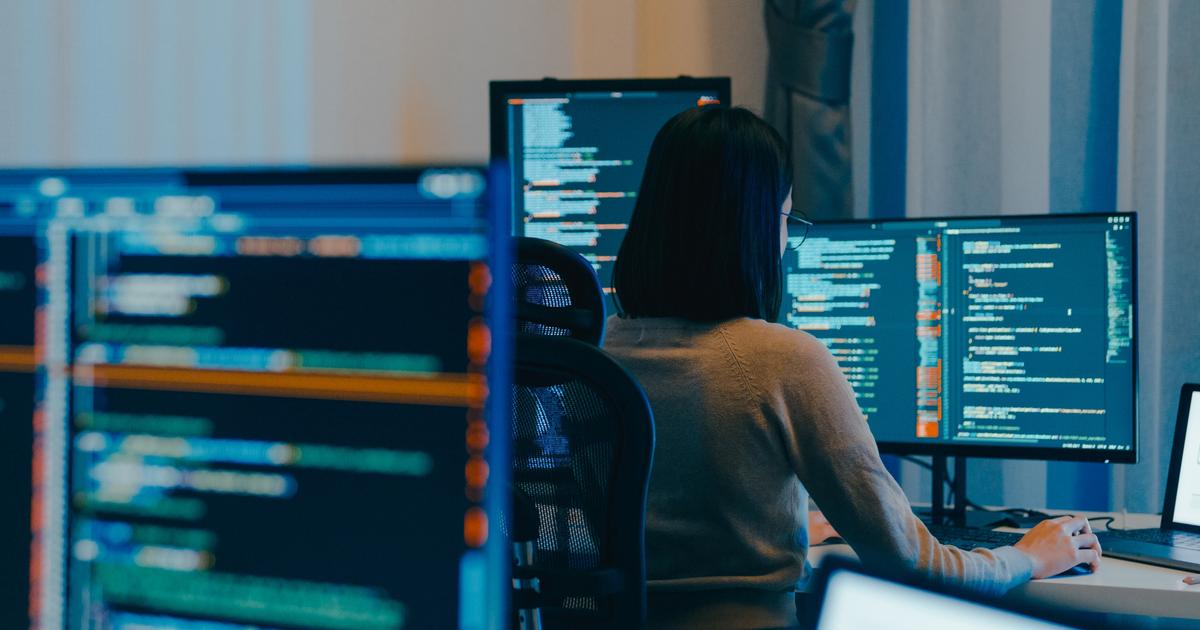 «C’est devenu une blague entre nous : “Tu n’es pas bon, tu seras remplacé en premier”» : l’IA, une menace pour l’emploi des jeunes diplômés