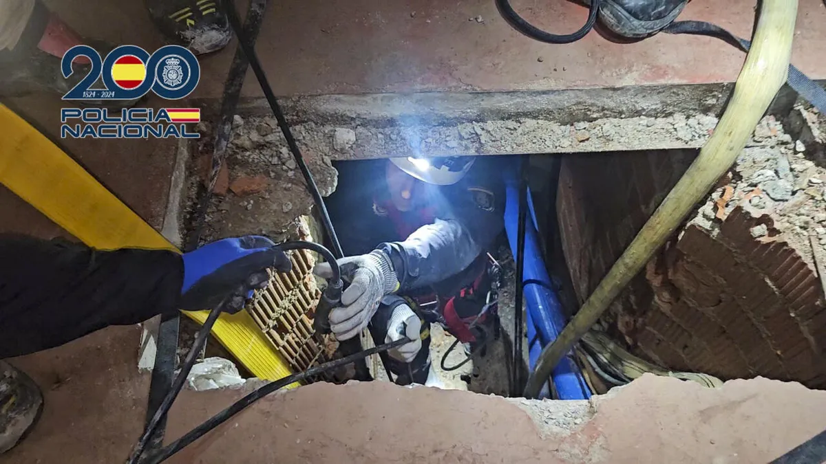 Découverte d'un vaste tunnel de transport de drogues entre le Maroc et l'Espagne, 27 personnes arrêtées
