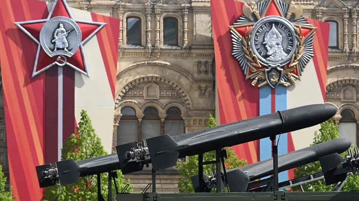 "On montre aux enfants comment piloter" : en Russie, une usine géante de productions de drones sert la stratégie de guerre du Kremlin