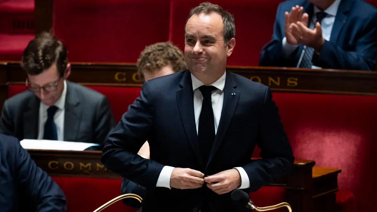 Sébastien Lecornu veut utiliser les "surplus" fiscaux sur le carburant pour financer l'électrification