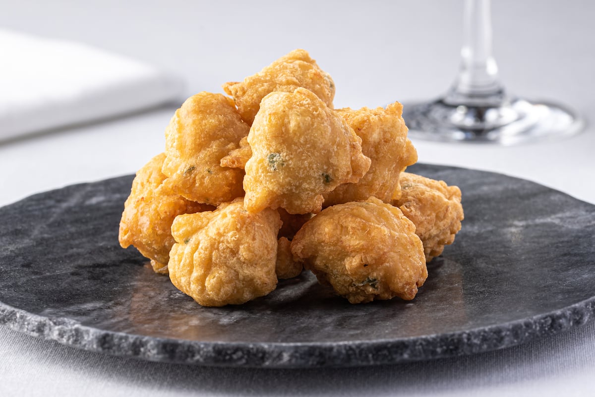 Potajes, torrijas y boladillos: dónde comer 13 platos clásicos de Semana Santa en Andalucía