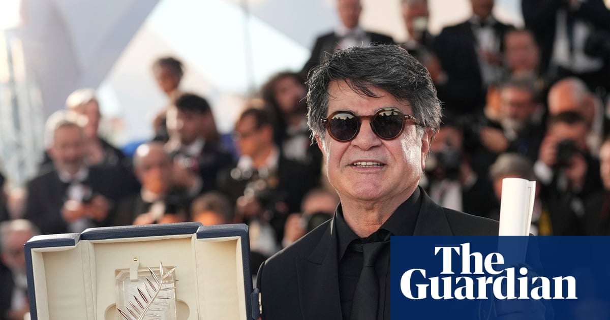 Iran sentences award-winning director Jafar Panahi to year in prison for ‘propaganda activities’