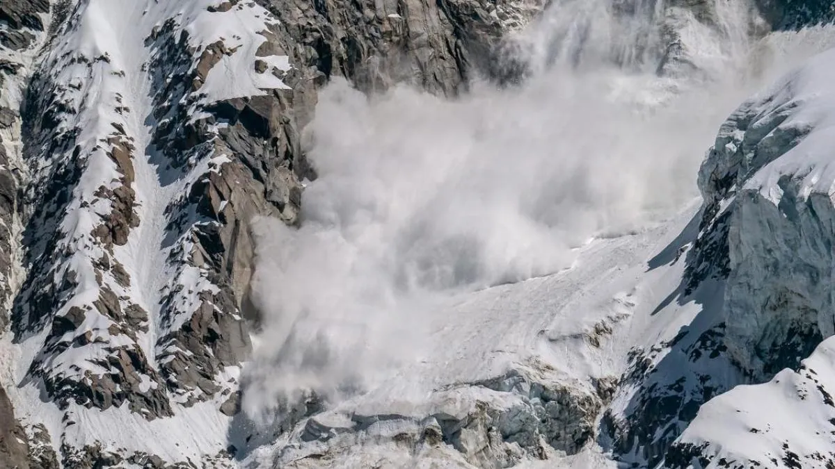 
                                                                                 Protecció Civil alerta de un peligro “fuerte” de aludes en el Pirineu de Lleida
                                                                             