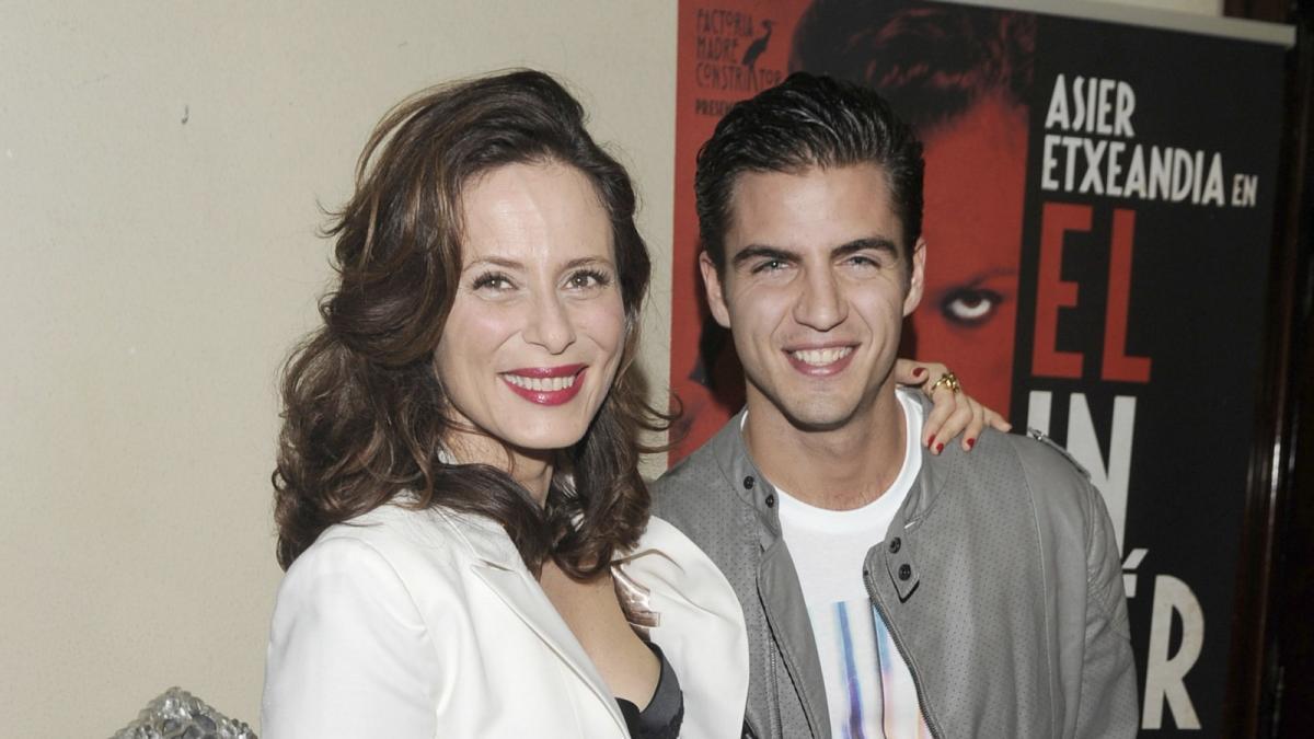 
                                                                                                              Las parejas más conocidas de Maxi Iglesias antes de salir con Aitana Sánchez-Gijón
                                                                                                          