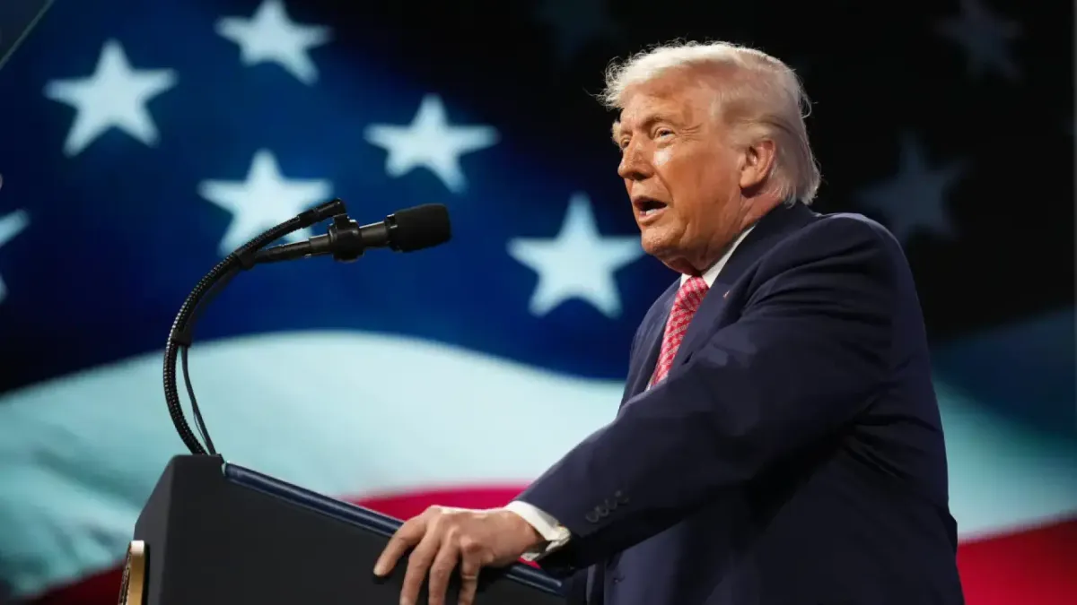 
         Trump asegura que está pensando "seriamente" en sacar a EEUU de la OTAN: "Es un tigre de papel" 
    