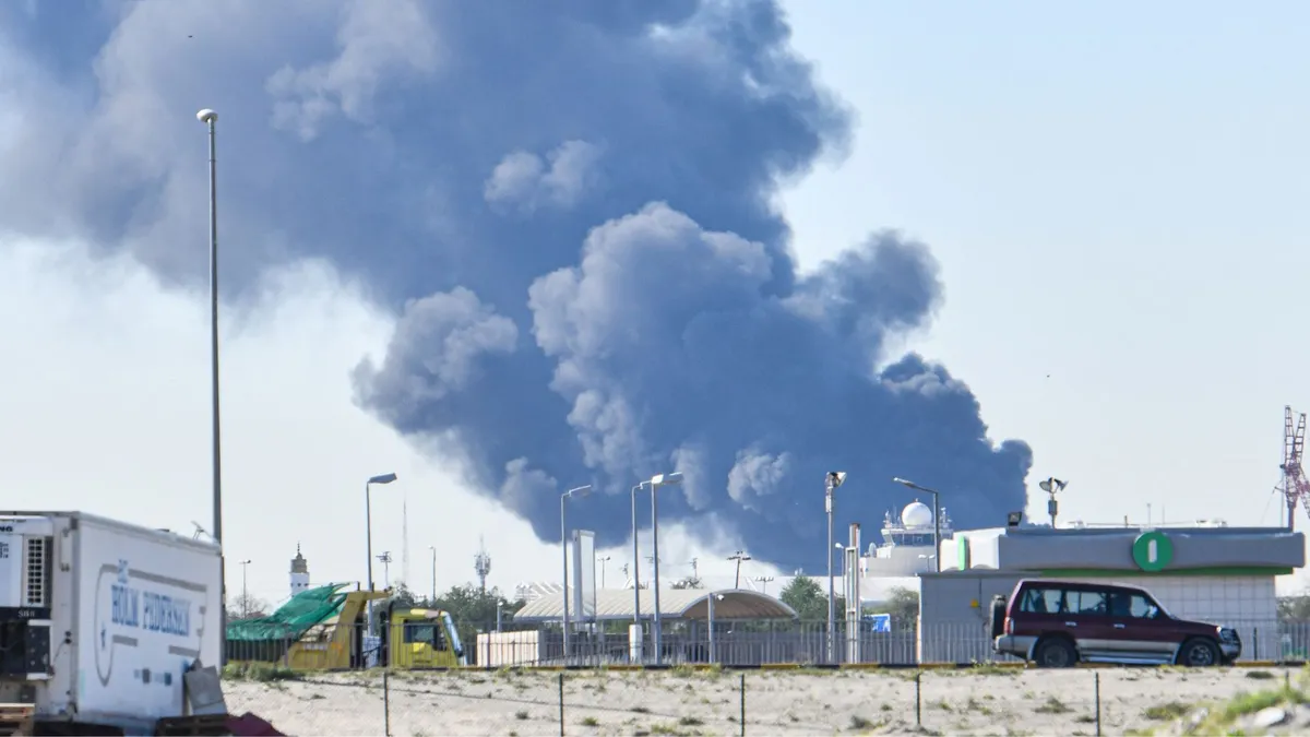 Iran attacks cause fire in Kuwait, Bahrain; kill man in UAE