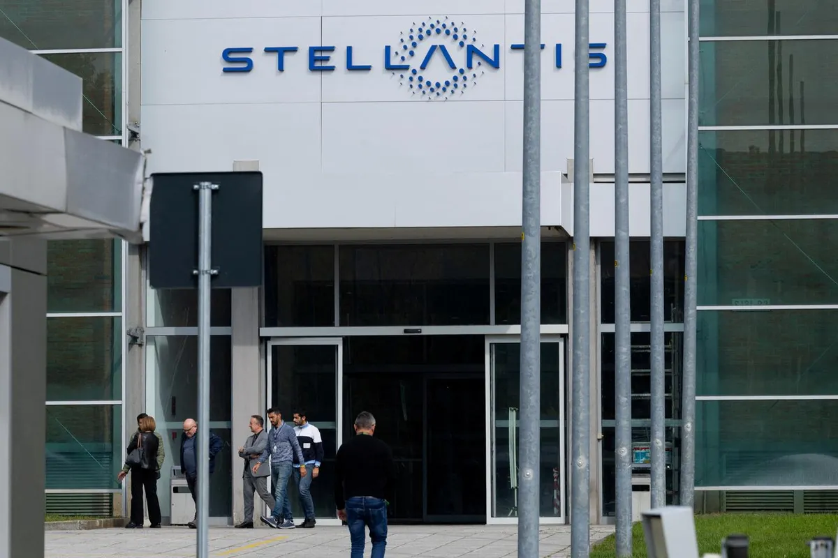 Stellantis rappelle 700 000 véhicules dans le monde pour un risque d’incendie