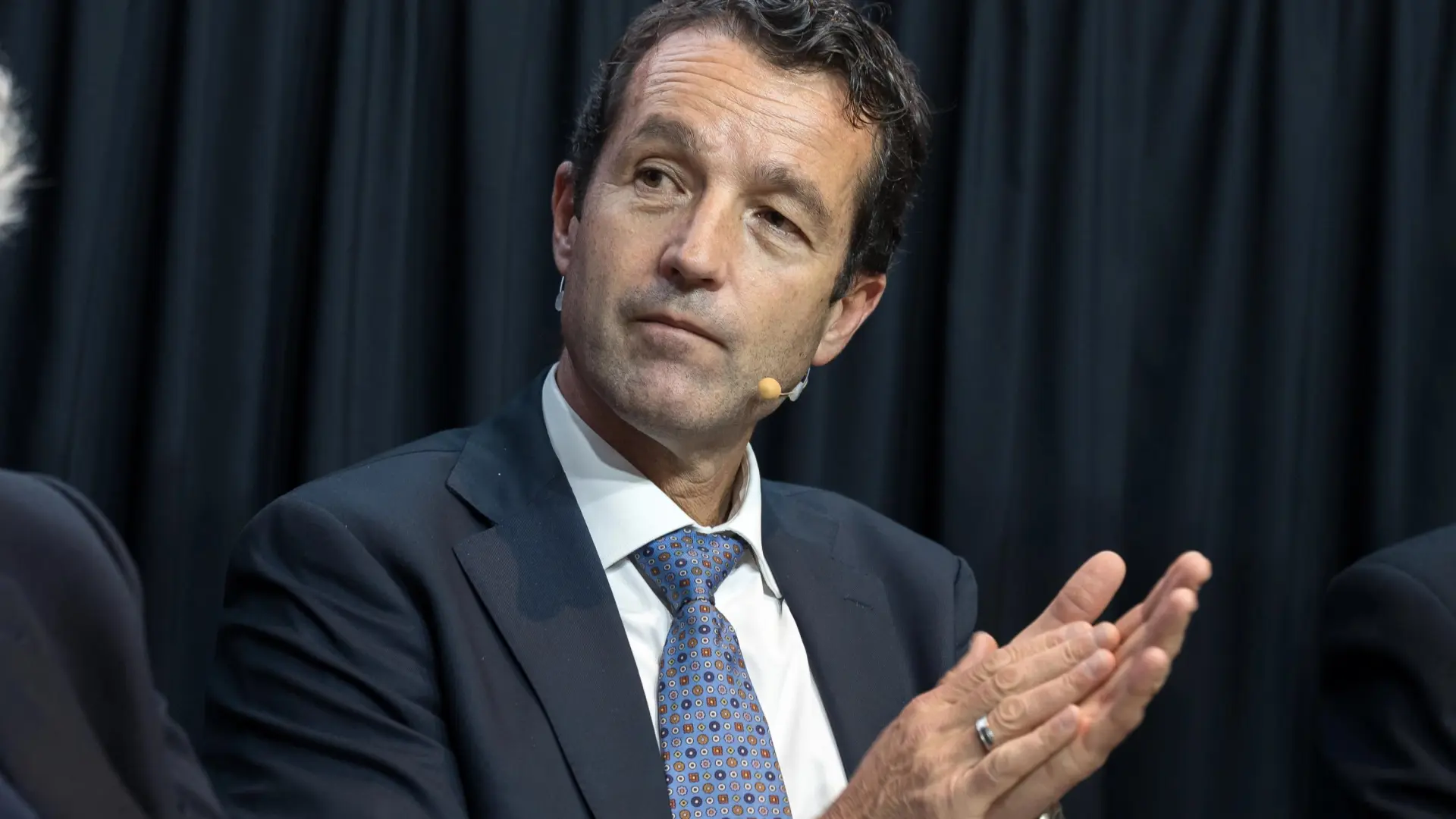 Escribano dimitirá esta tarde como presidente de Indra tras la presión del Gobierno