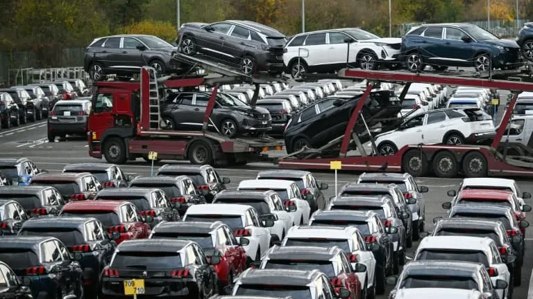 700.000 véhicules hybrides concernés, dont 212.000 en France: Stellantis procède à un nouveau rappel massif pour un risque d'incendie