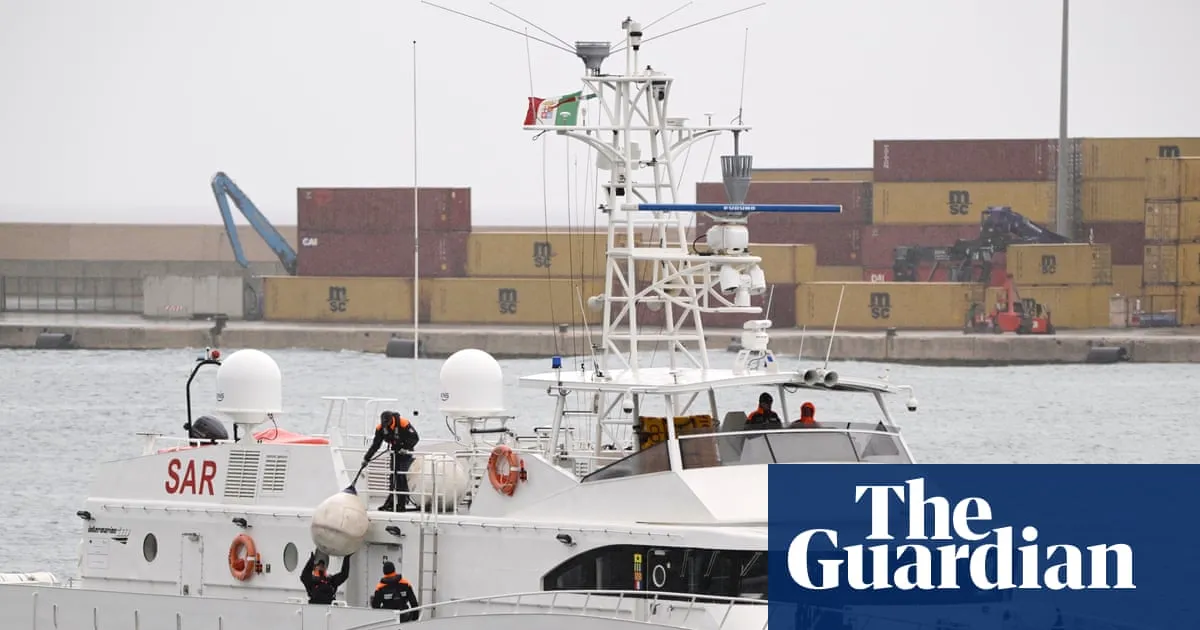 Italian coastguard recovers 19 bodies from boat in sea near Lampedusa