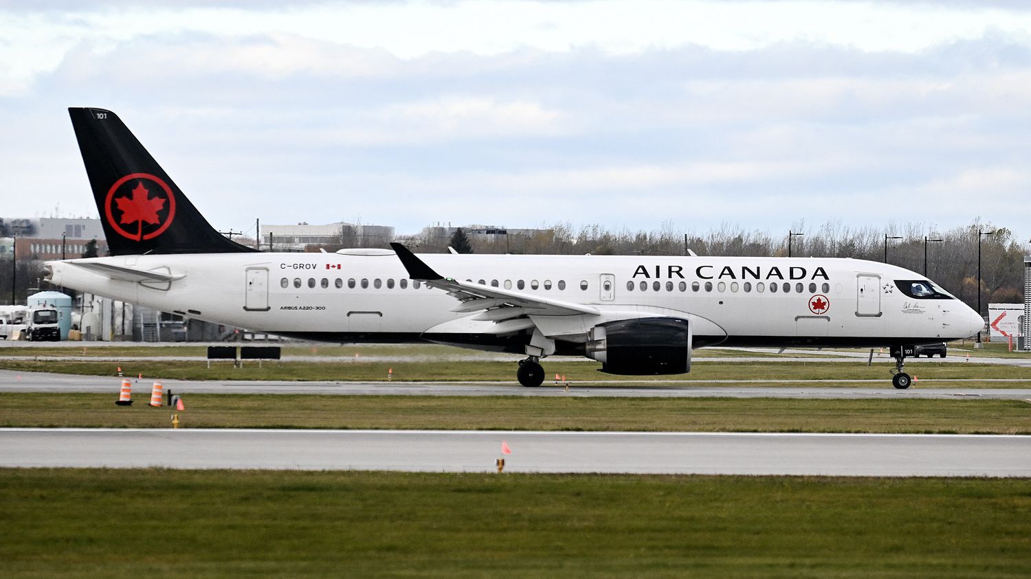 On vous raconte la chute du PDG d'Air Canada après une polémique sur sa maîtrise du français
