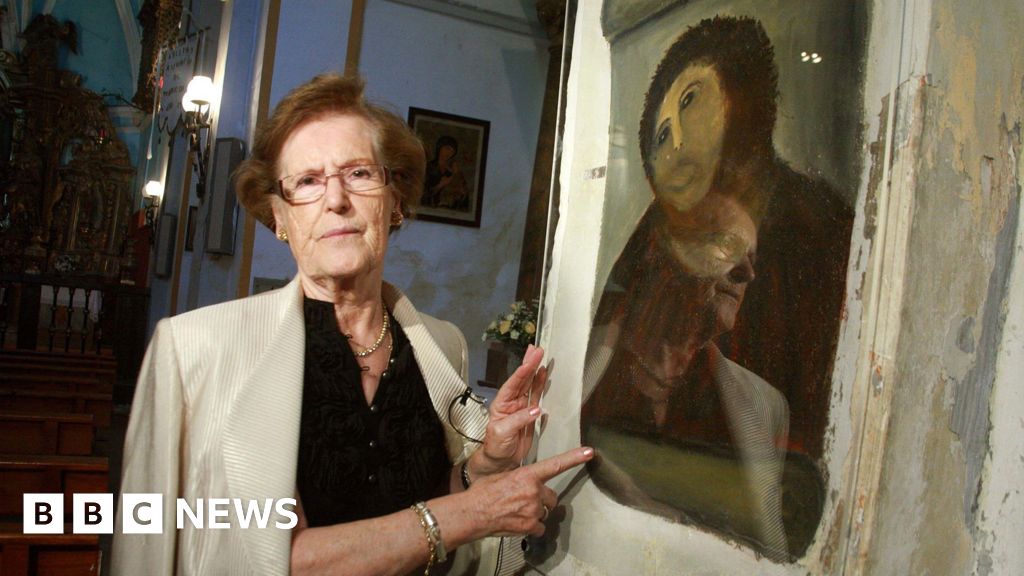 Spanish woman who found fame for botching fresco restoration dies