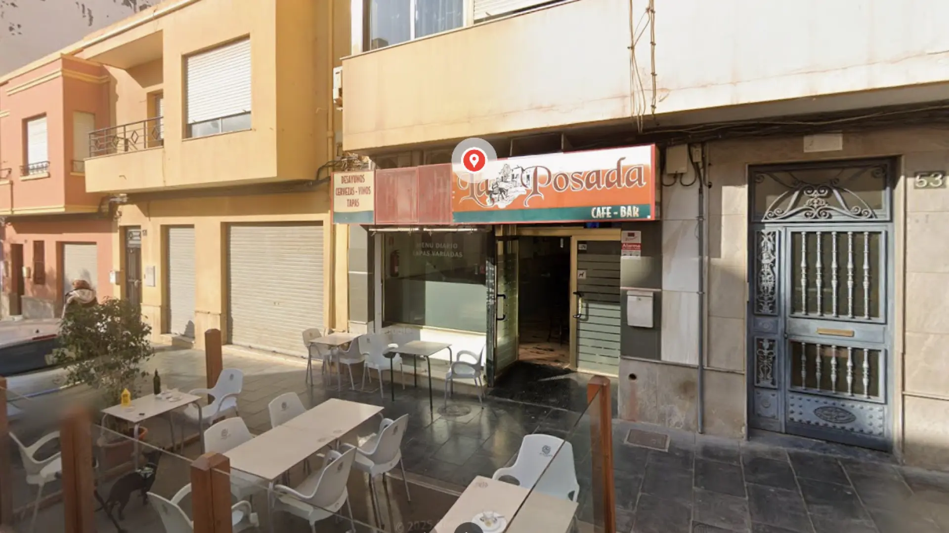 
         Explosión en un bar de Almería: hay un muerto y al menos tres heridos, uno de ellos en estado grave 
    