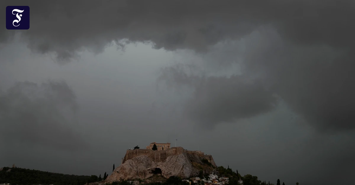 Behörden warnen: Unwetter legt Alltag in der Ägäis und auf Kreta lahm