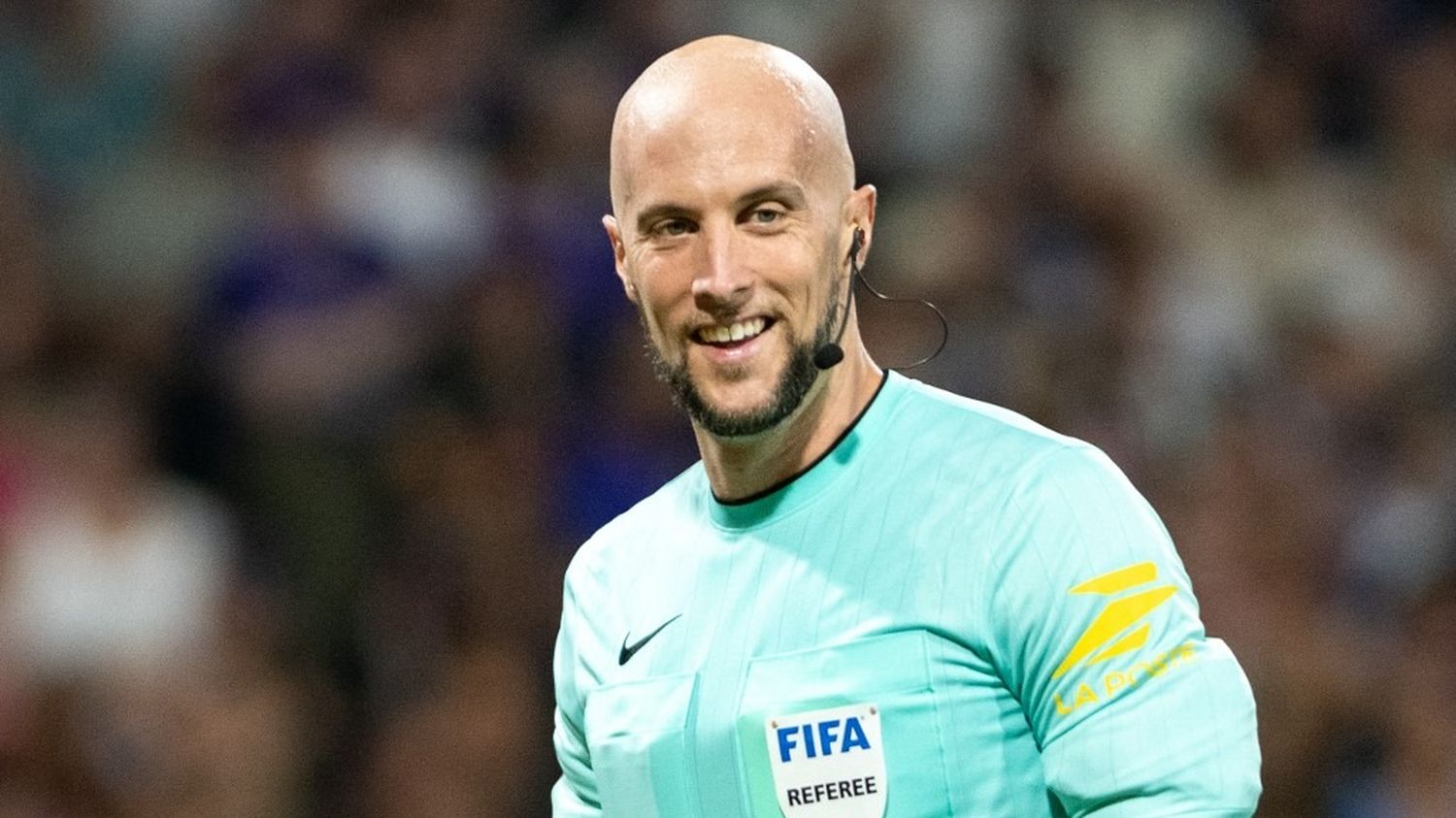 La sonorisation des arbitres de football expérimentée vendredi en Ligue 1, lors du match PSG-Toulouse