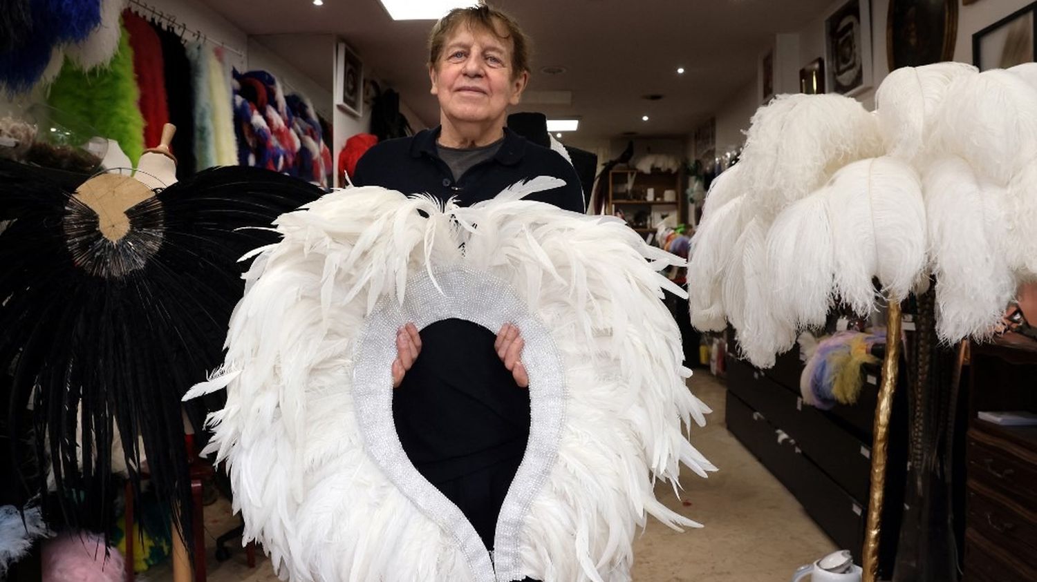 L'ex-plumassier du Lido condamné à dix ans de prison pour viols et agressions sexuelles sur deux mineurs