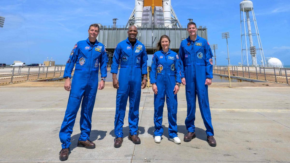 
             ¿Qué comerán los astronautas de la misión Artemis II que orbitarán la luna durante 10 días?
         