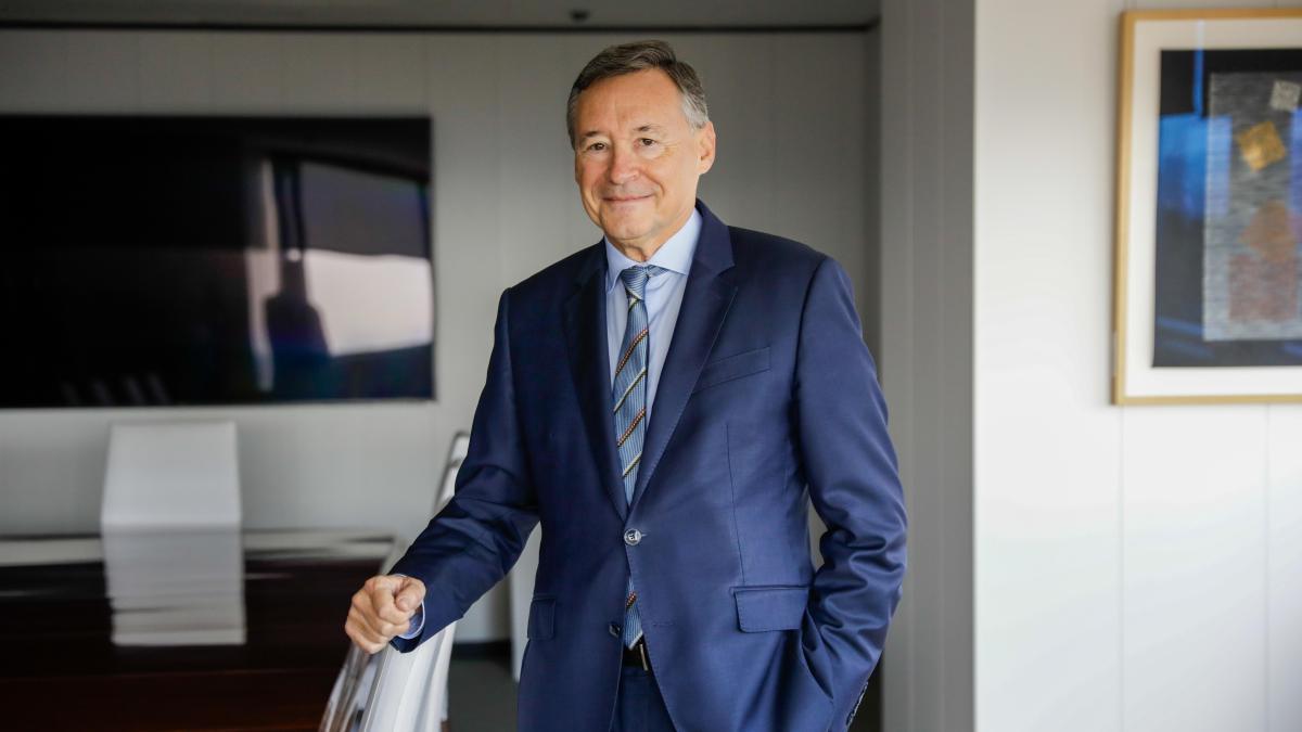 
                   La SEPI propone a Ángel Simón para presidir Indra tras dimitir Escribano
               