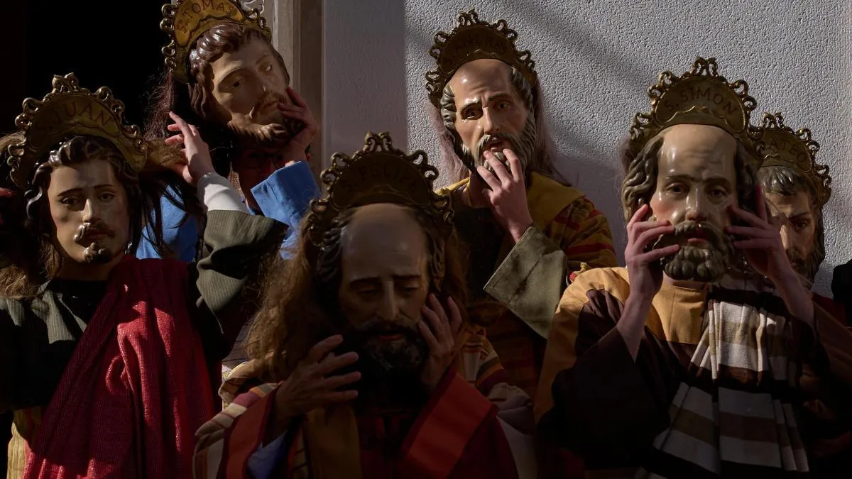 
                                          Semana Santa en el mundo y guerra en Oriente Medio
                                      