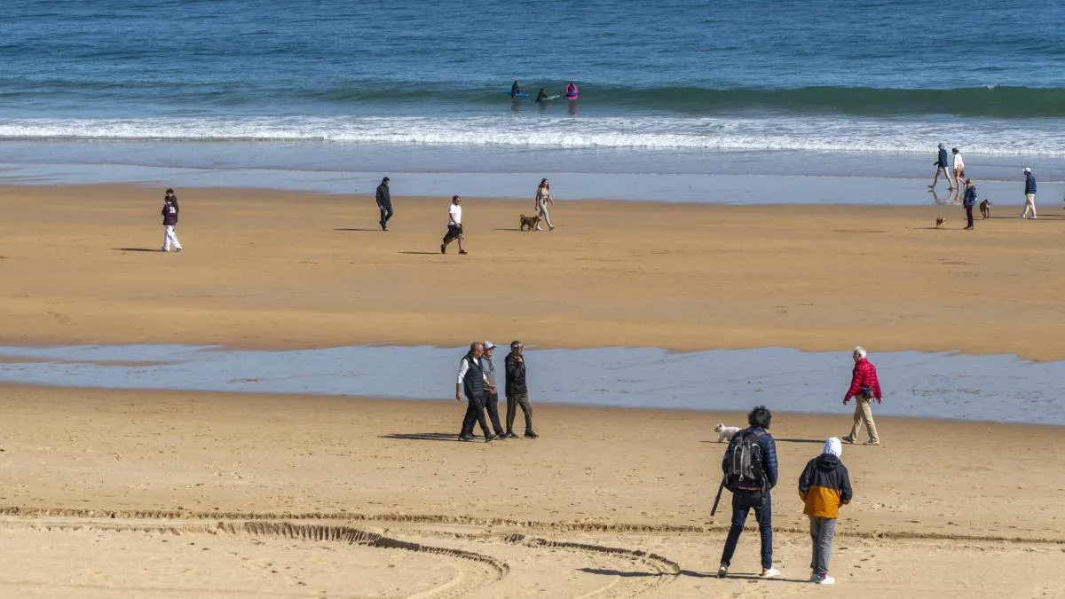 Santander cierra parte del balneario de El Sardinero por riesgo estructural