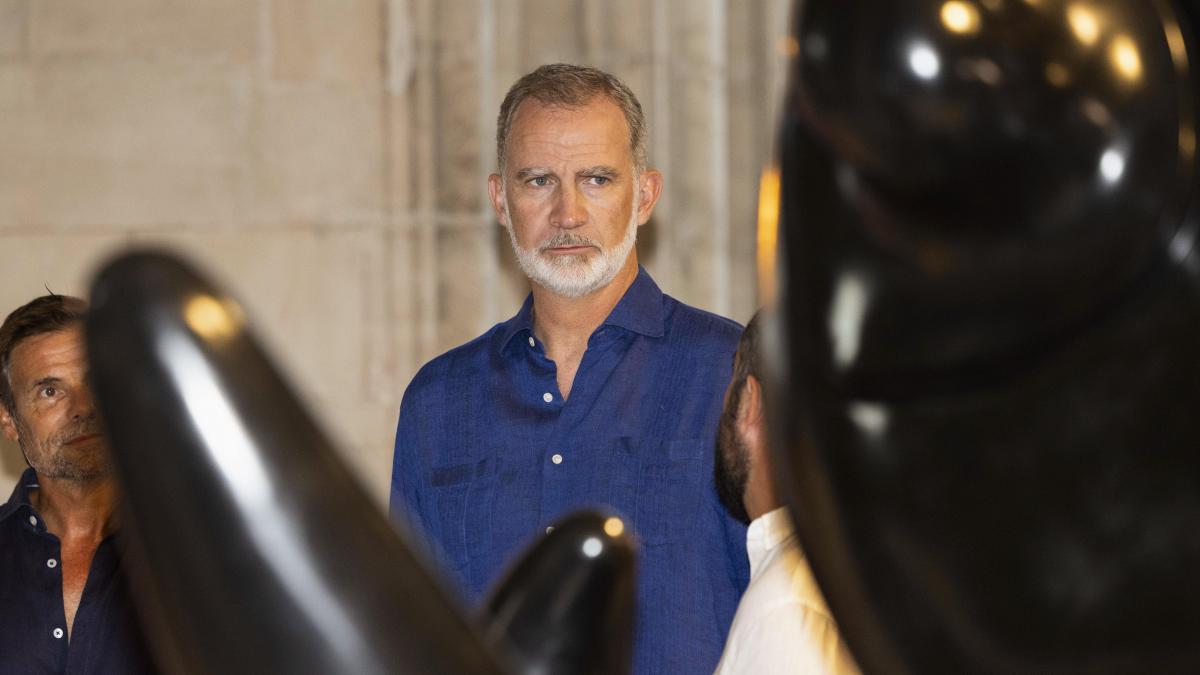 
                                                                                                                        El Rey celebra la recuperación de Jaume Anglada con una comida con amigos en Palma
                                                                                                                    