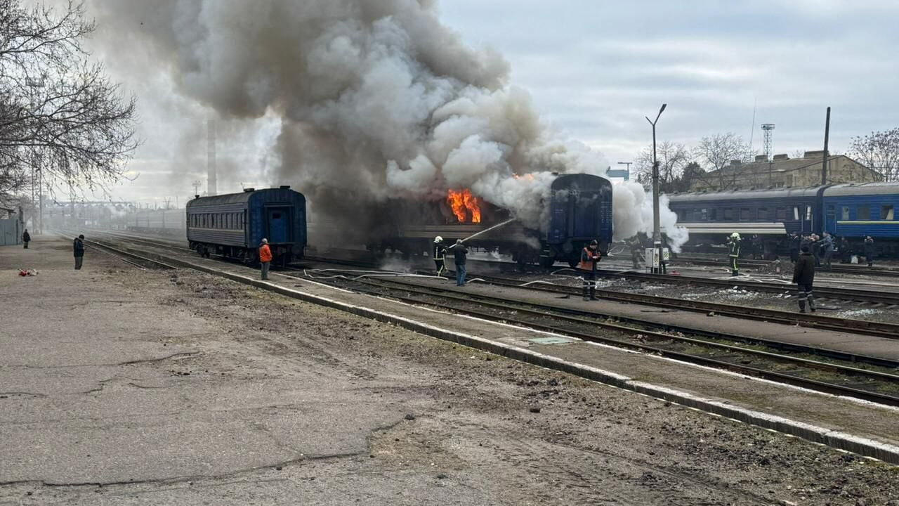 Ukraine: les évacuations de trains de passagers de plus en plus fréquentes face aux attaques russes